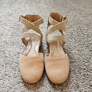 Born Breck Flats In Blush - Size 8